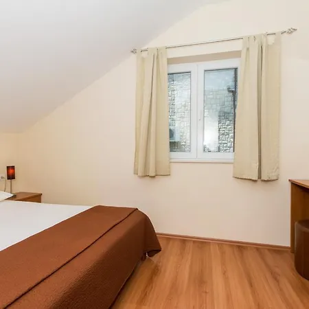 Apartment Dadic *