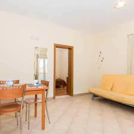 Apartment Dadic *